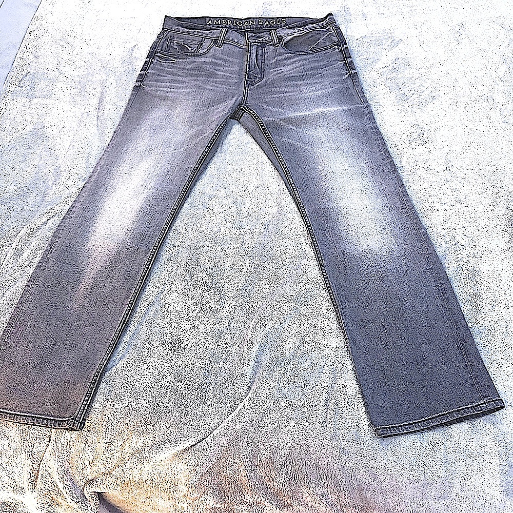 American Eagle original straight faded black jeans. Size 32w with 30 inseam.